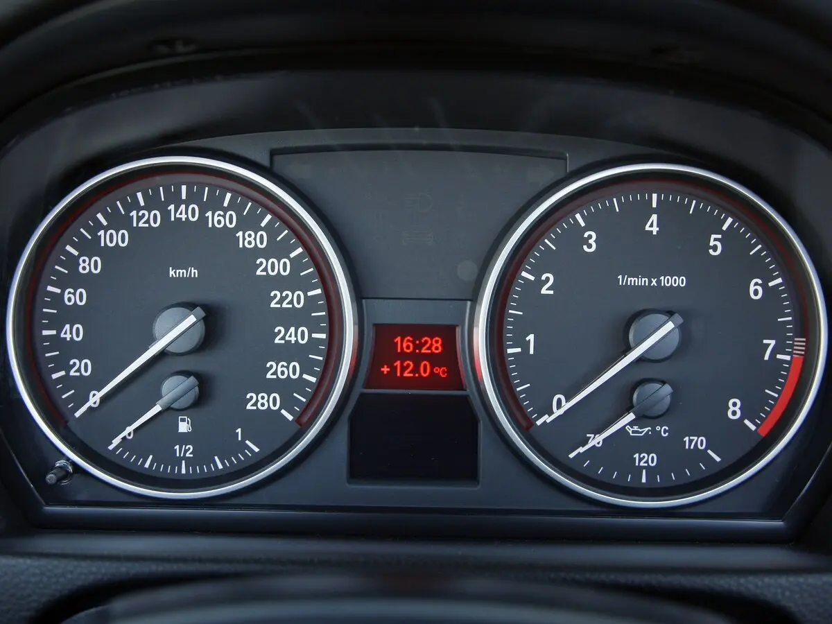 BMW 3 серии V (E90/E91/E92/E93) Рестайлинг Кабриолет — сүрөт 9