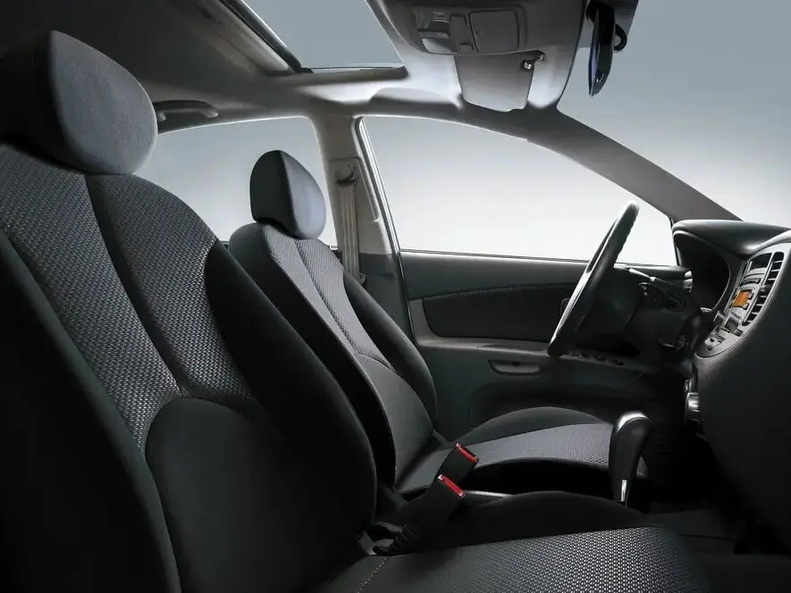 Kia Rio II Рестайлинг Хэтчбек 5 дв. — фото 6