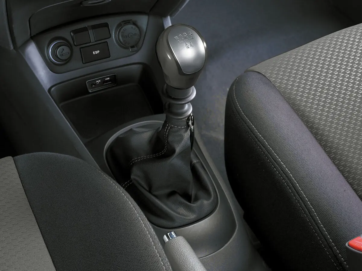 Kia Rio II Рестайлинг Хэтчбек 5 дв. — фото 8