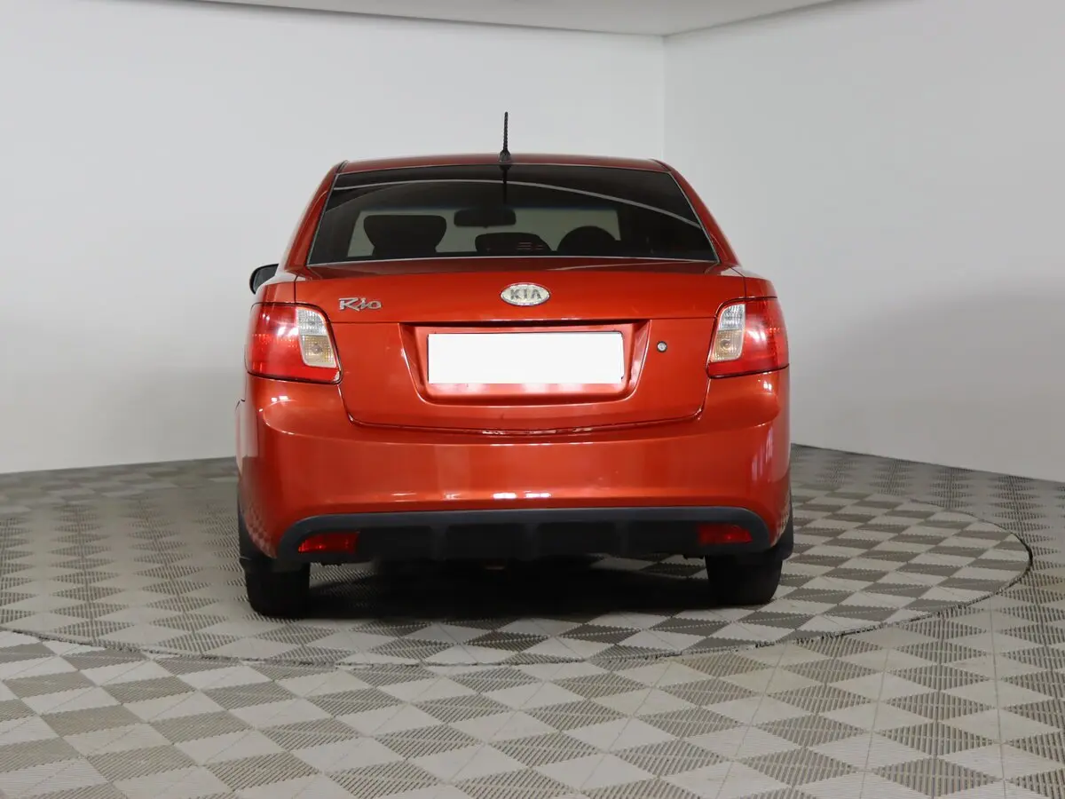 Kia Rio II Рестайлинг Седан — фото 4