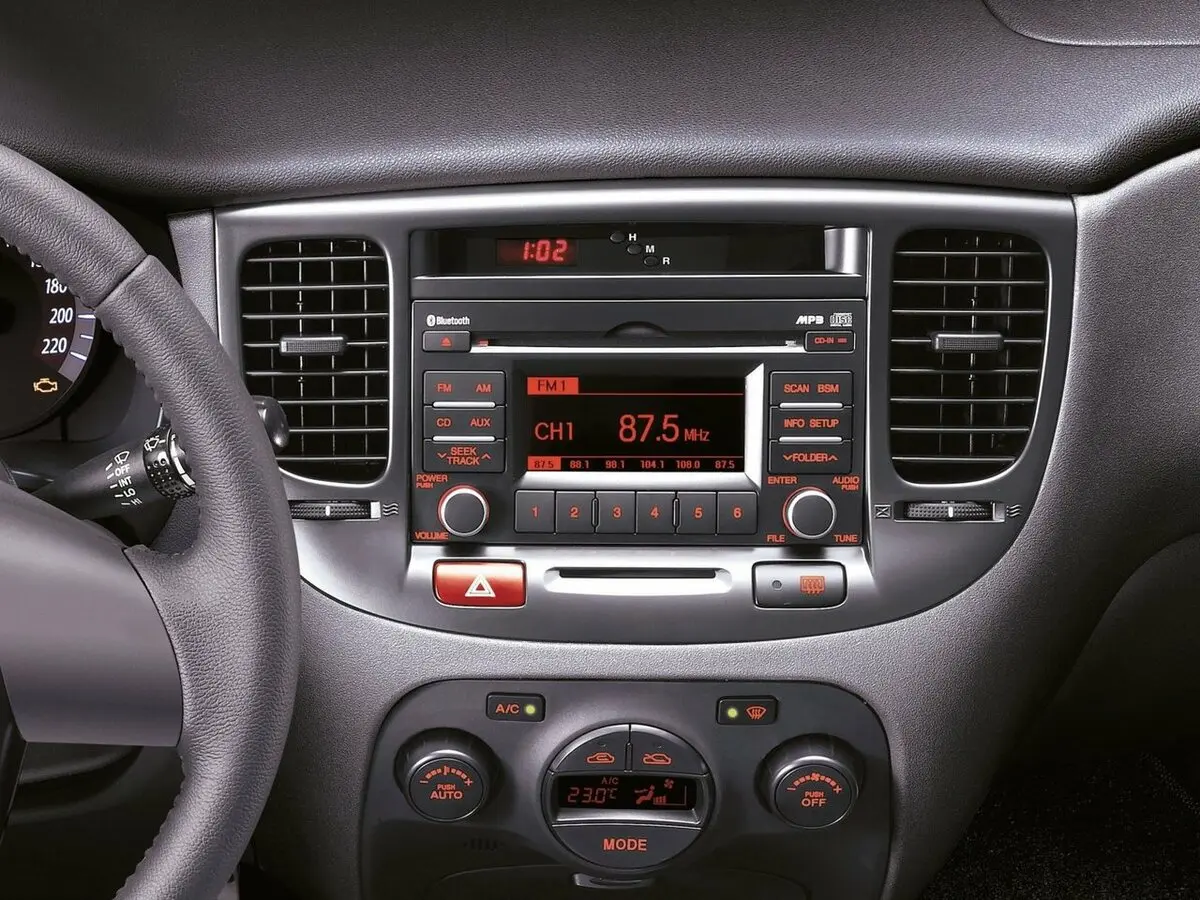 Kia Rio II Рестайлинг Седан — фото 7