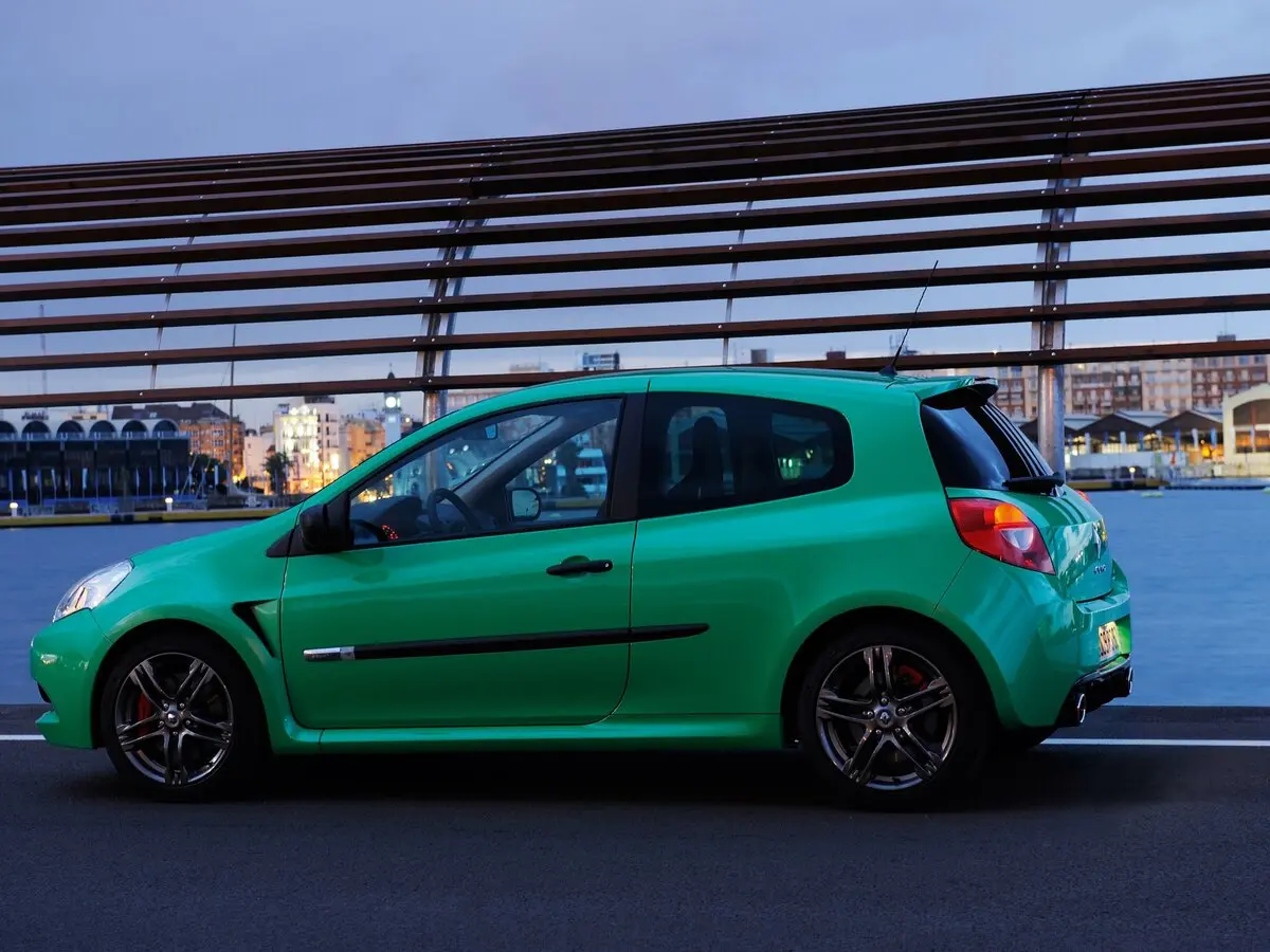 Renault Clio RS III Рестайлинг Хэтчбек 3 дв. — сүрөт 2