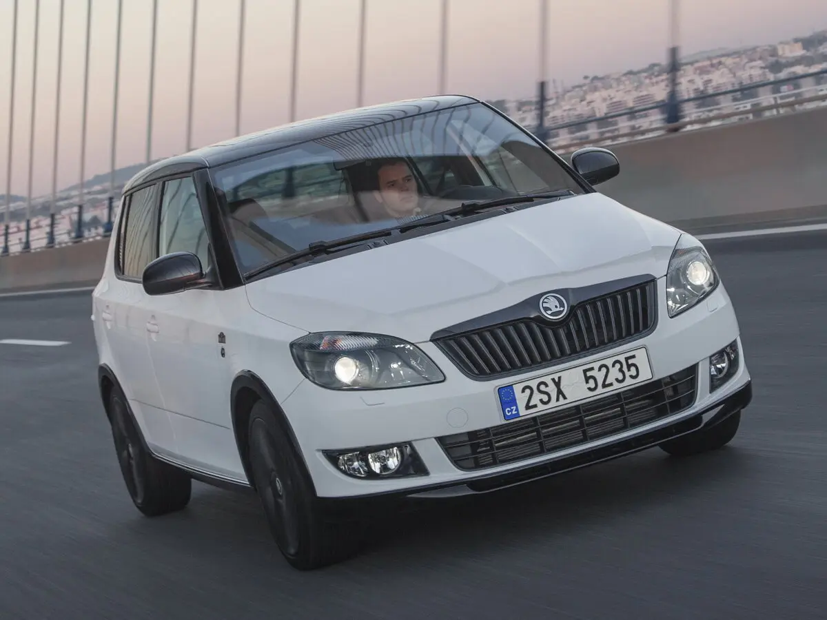 Skoda Fabia II Рестайлинг Хэтчбек 5 дв. — фото 3