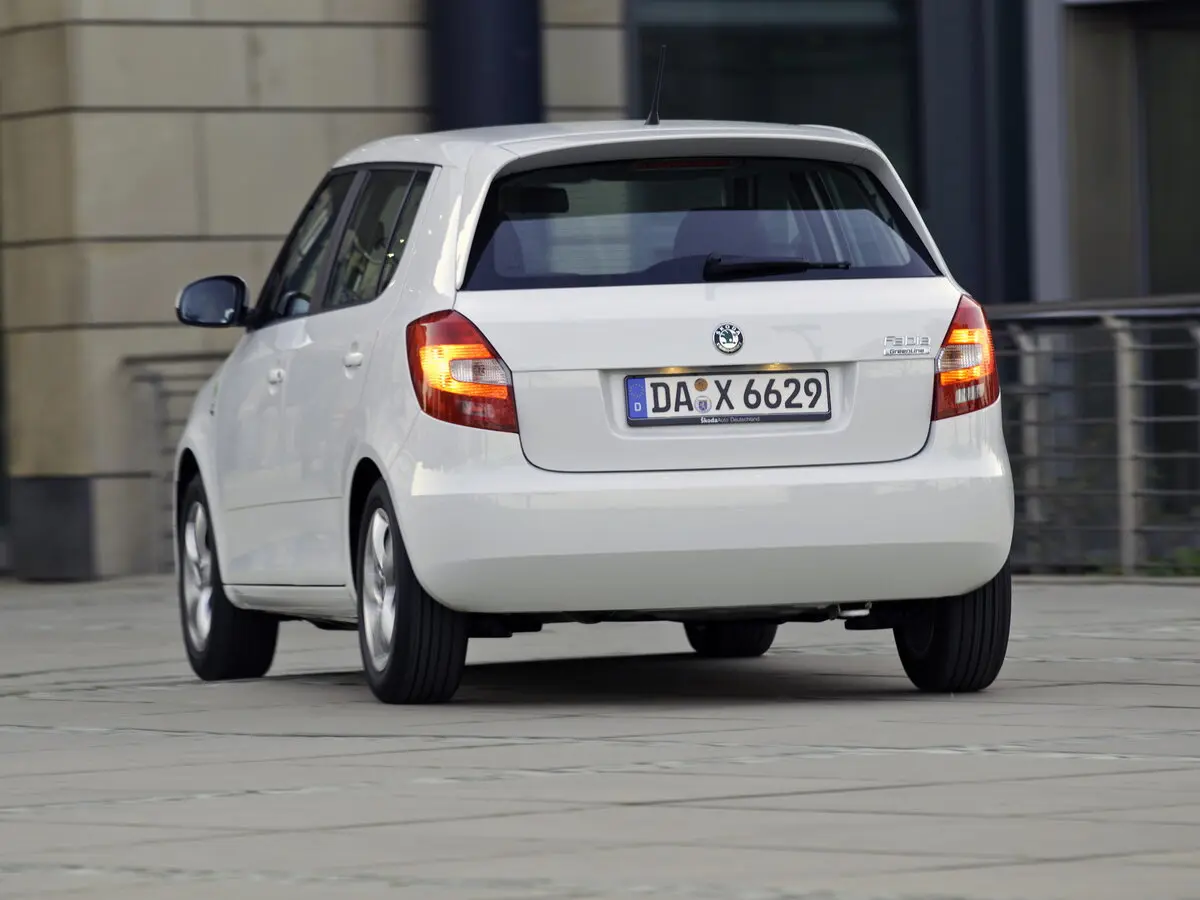 Skoda Fabia II Рестайлинг Хэтчбек 5 дв. — фото 4