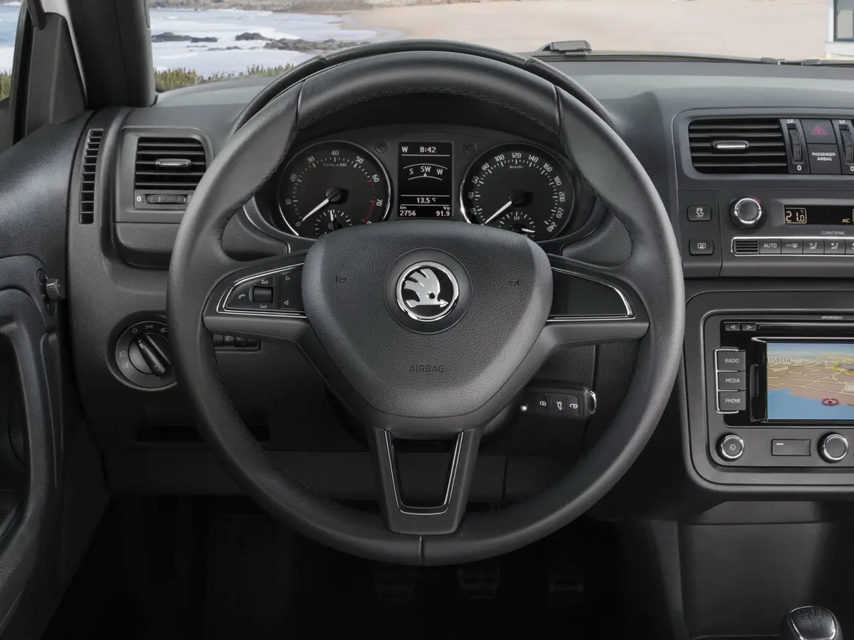 Skoda Fabia II Рестайлинг Хэтчбек 5 дв. — фото 9