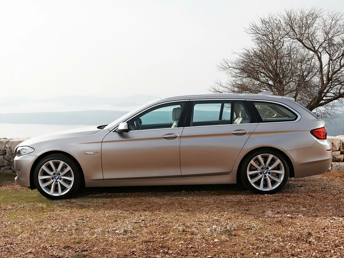 BMW 5 серии VI (F10/F11/F07) Универсал 5 дв. — фото 2
