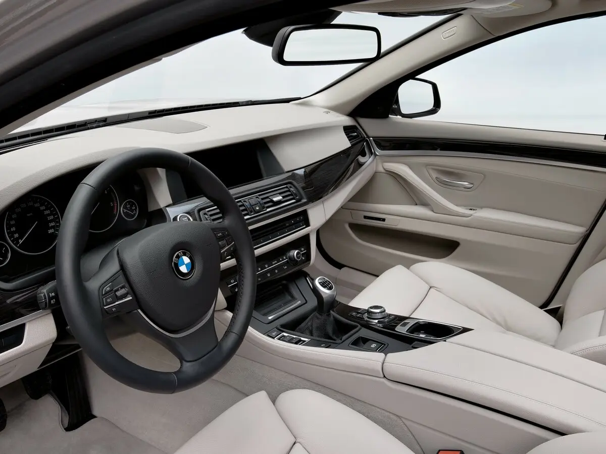 BMW 5 серии VI (F10/F11/F07) Универсал 5 дв. — фото 8