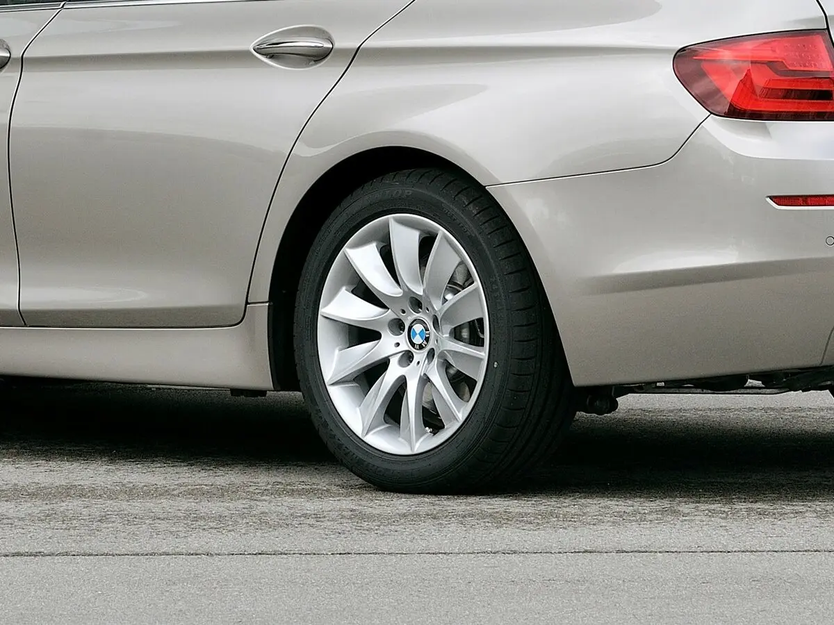 BMW 5 серии VI (F10/F11/F07) Универсал 5 дв. — фото 21