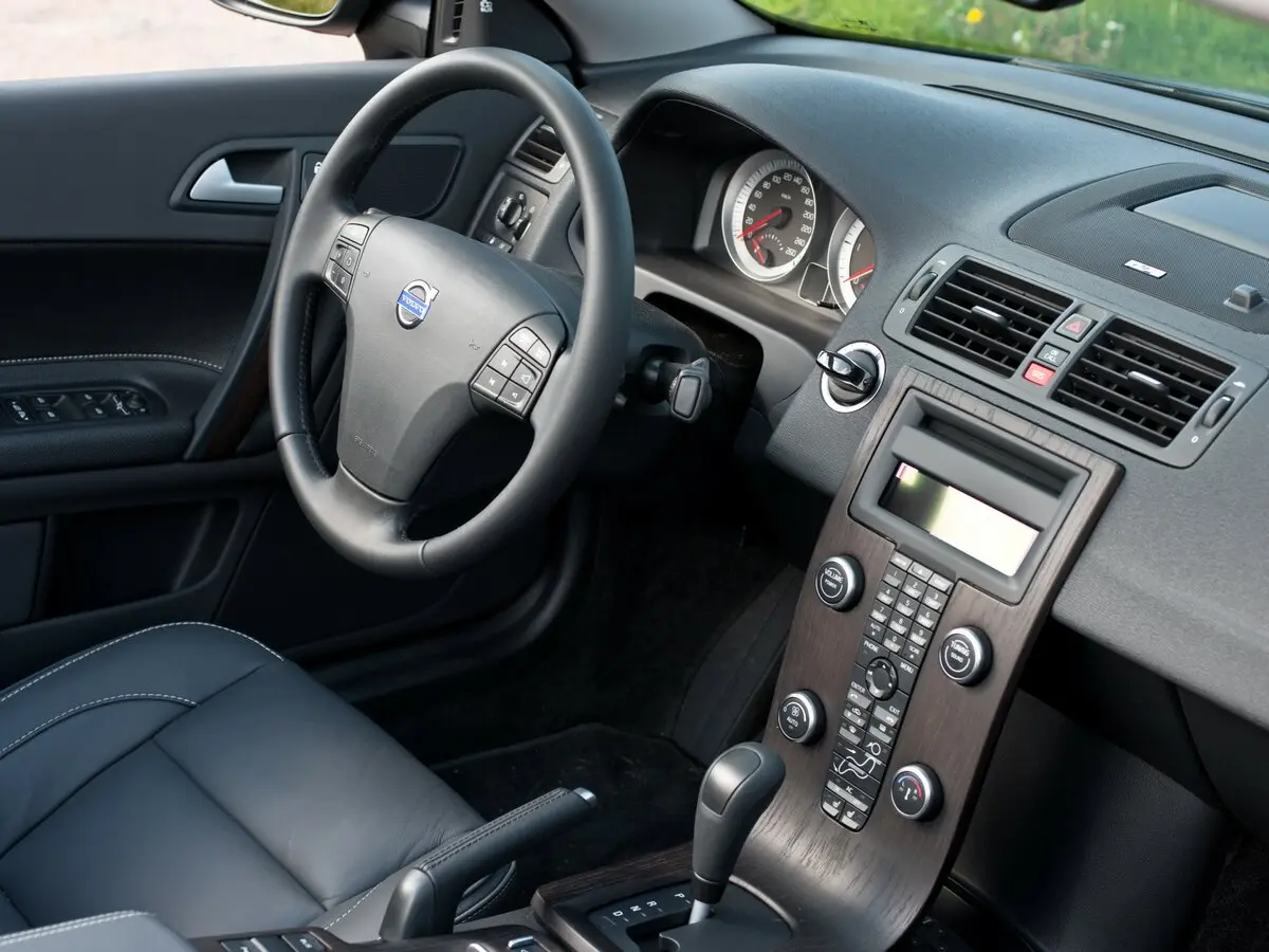 Volvo C70 II Рестайлинг Кабриолет — photo 7