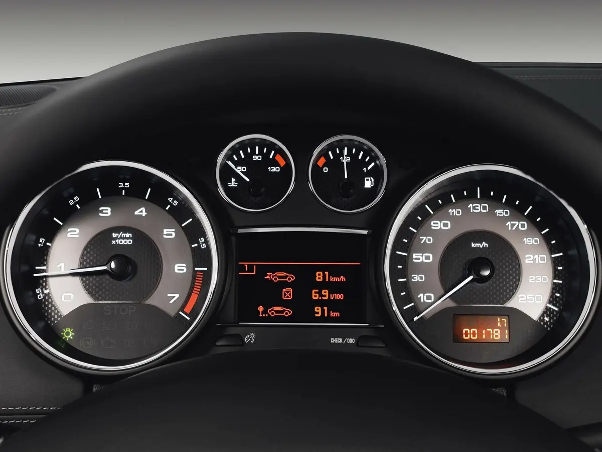Peugeot RCZ I Купе — сүрөт 8