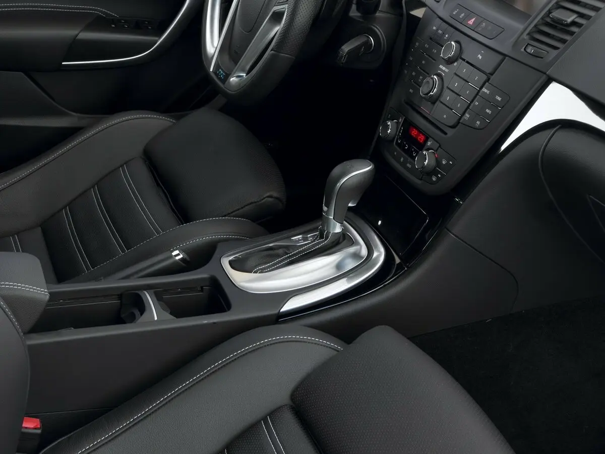 Opel Insignia OPC I Лифтбек — photo 12