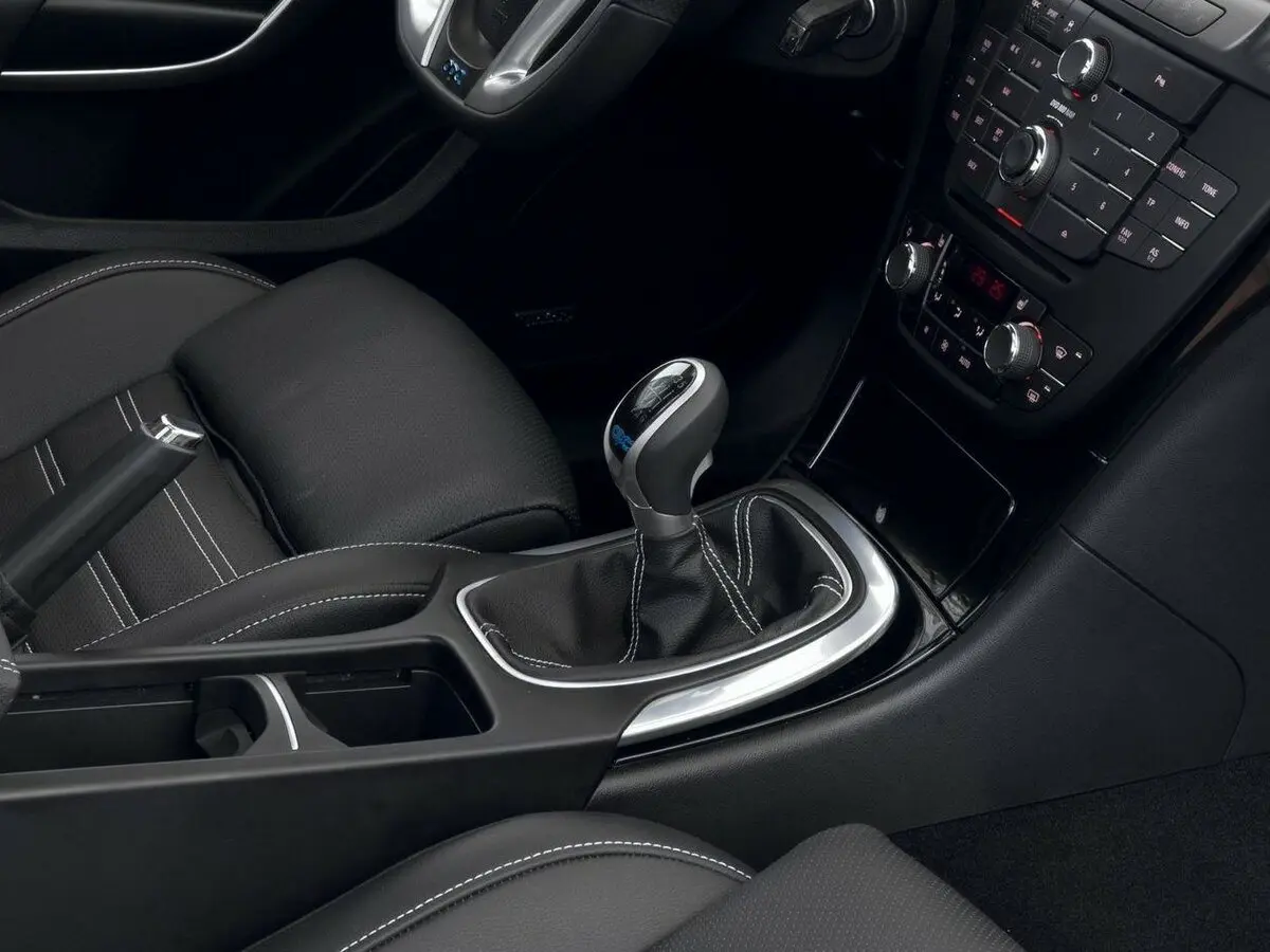 Opel Insignia OPC I Универсал 5 дв. — сүрөт 11