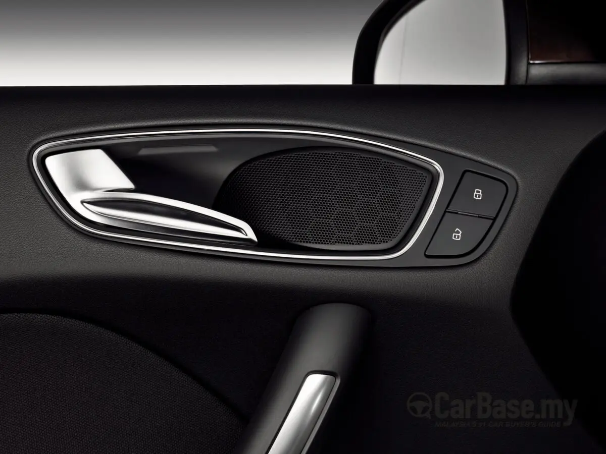 Audi A1 I (8X) Хэтчбек 3 дв. — photo 11