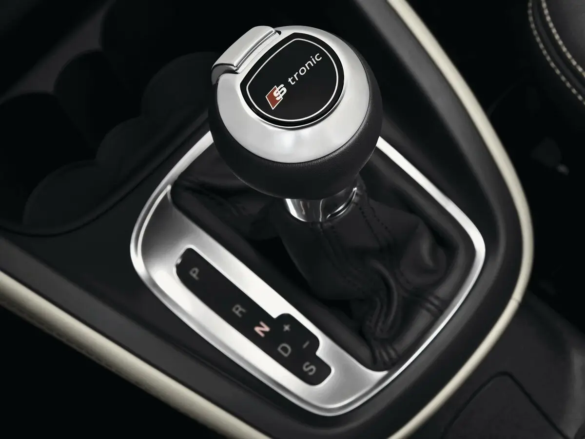 Audi A1 I (8X) Хэтчбек 3 дв. — photo 12