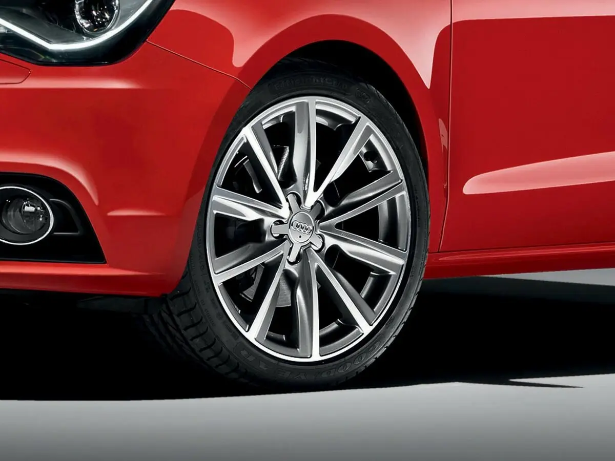 Audi A1 I (8X) Хэтчбек 3 дв. — photo 19