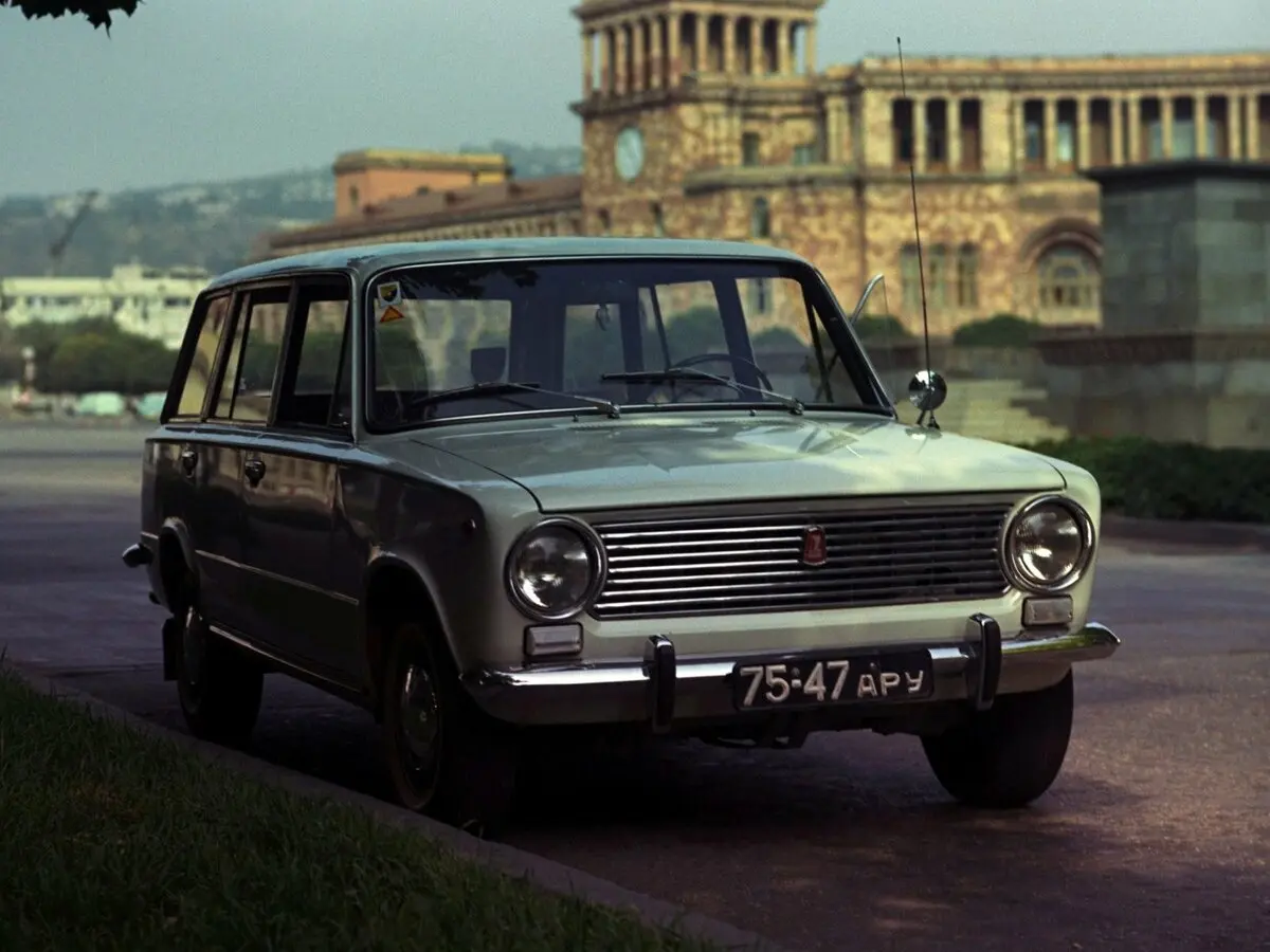 Lada (ВАЗ) 2102 1971 – 1986 Универсал 5 дв. — сүрөт 3