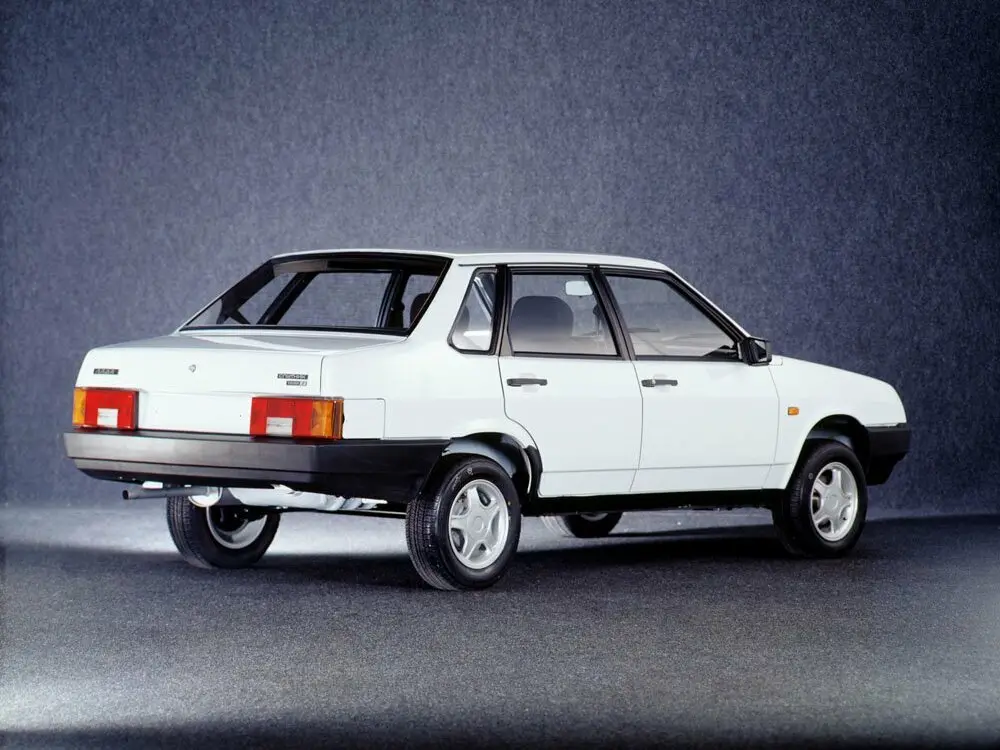 Lada (ВАЗ) 21099 1990 – 2011 Седан — photo 5