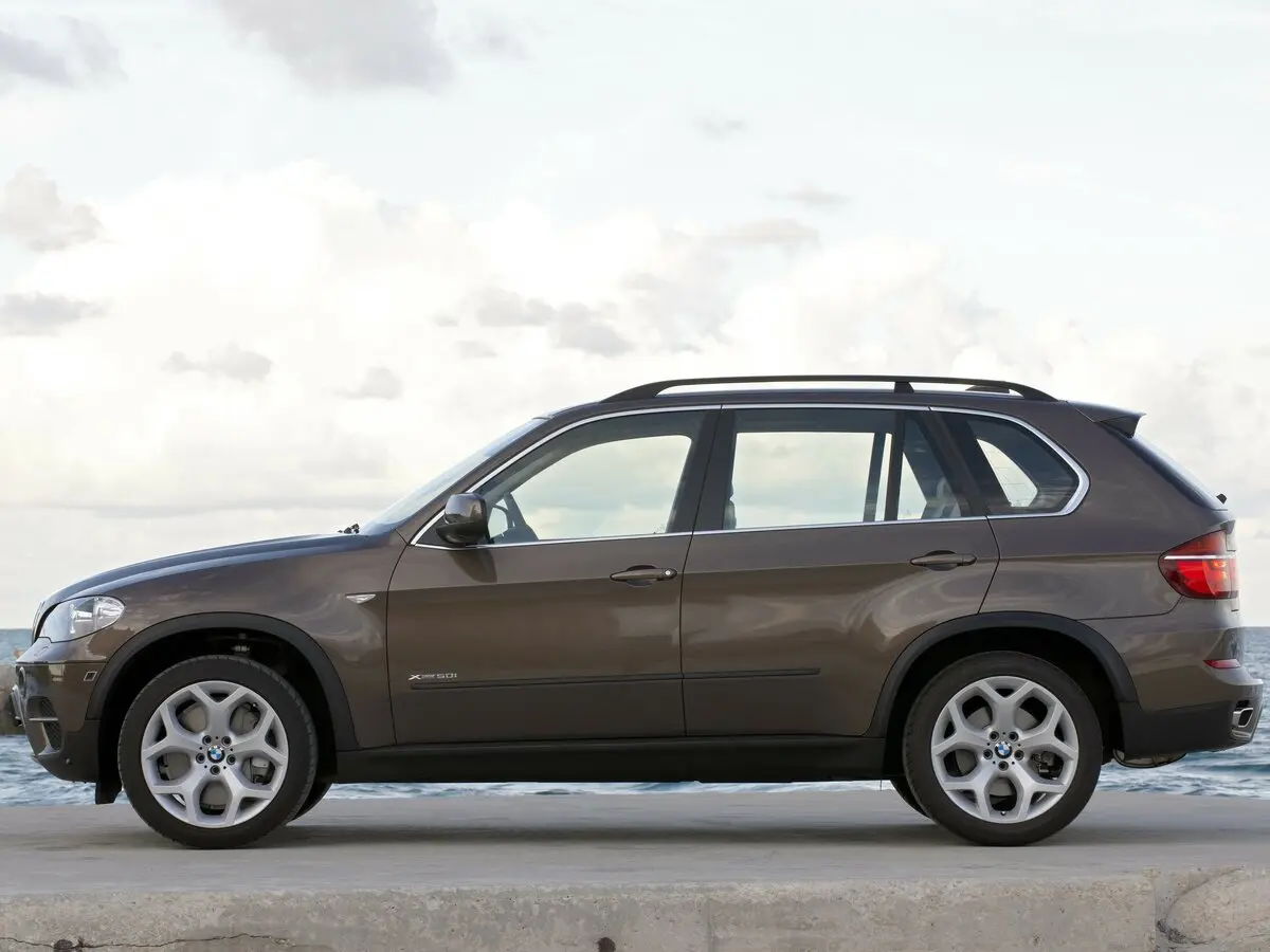 BMW X5 II (E70) Рестайлинг Внедорожник 5 дв. — фото 2
