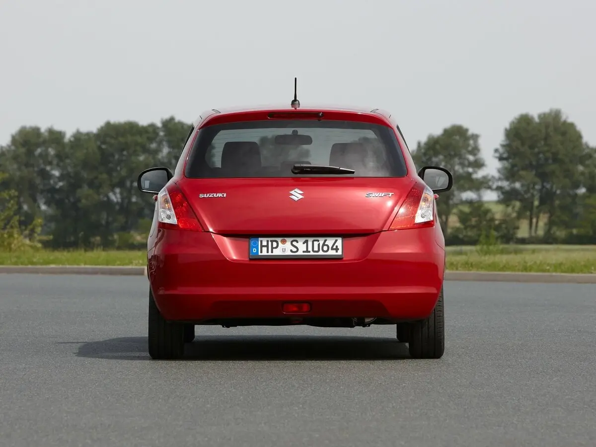 Suzuki Swift IV Хэтчбек 5 дв. — сүрөт 4