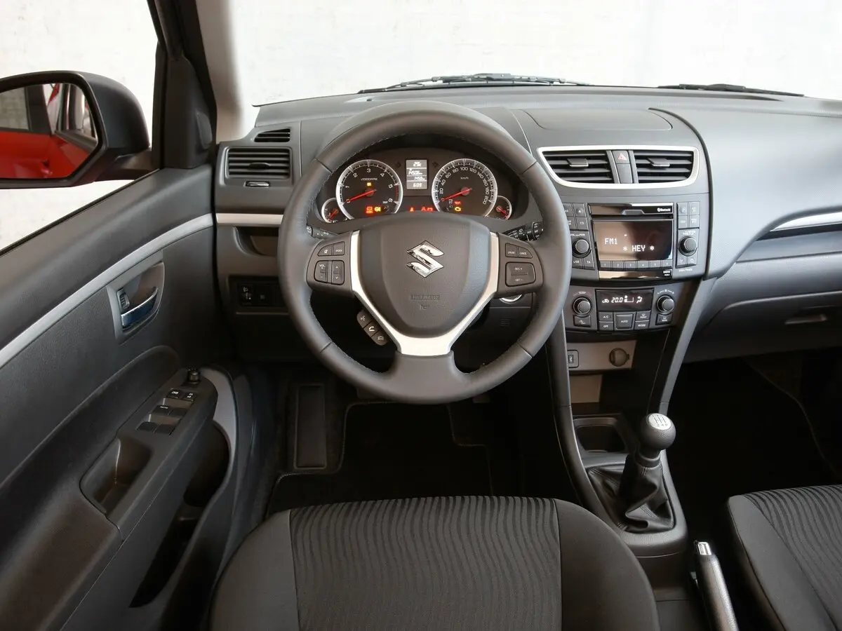 Suzuki Swift IV Хэтчбек 5 дв. — сүрөт 6