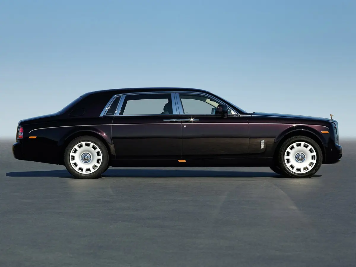 Rolls-Royce Phantom VII Седан Long — 照片 2