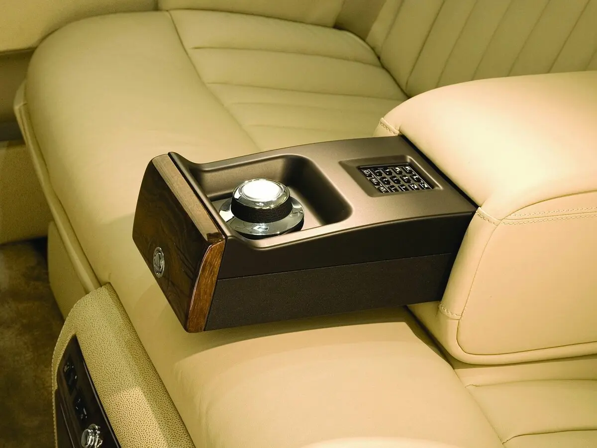 Rolls-Royce Phantom VII Седан Long — 照片 8