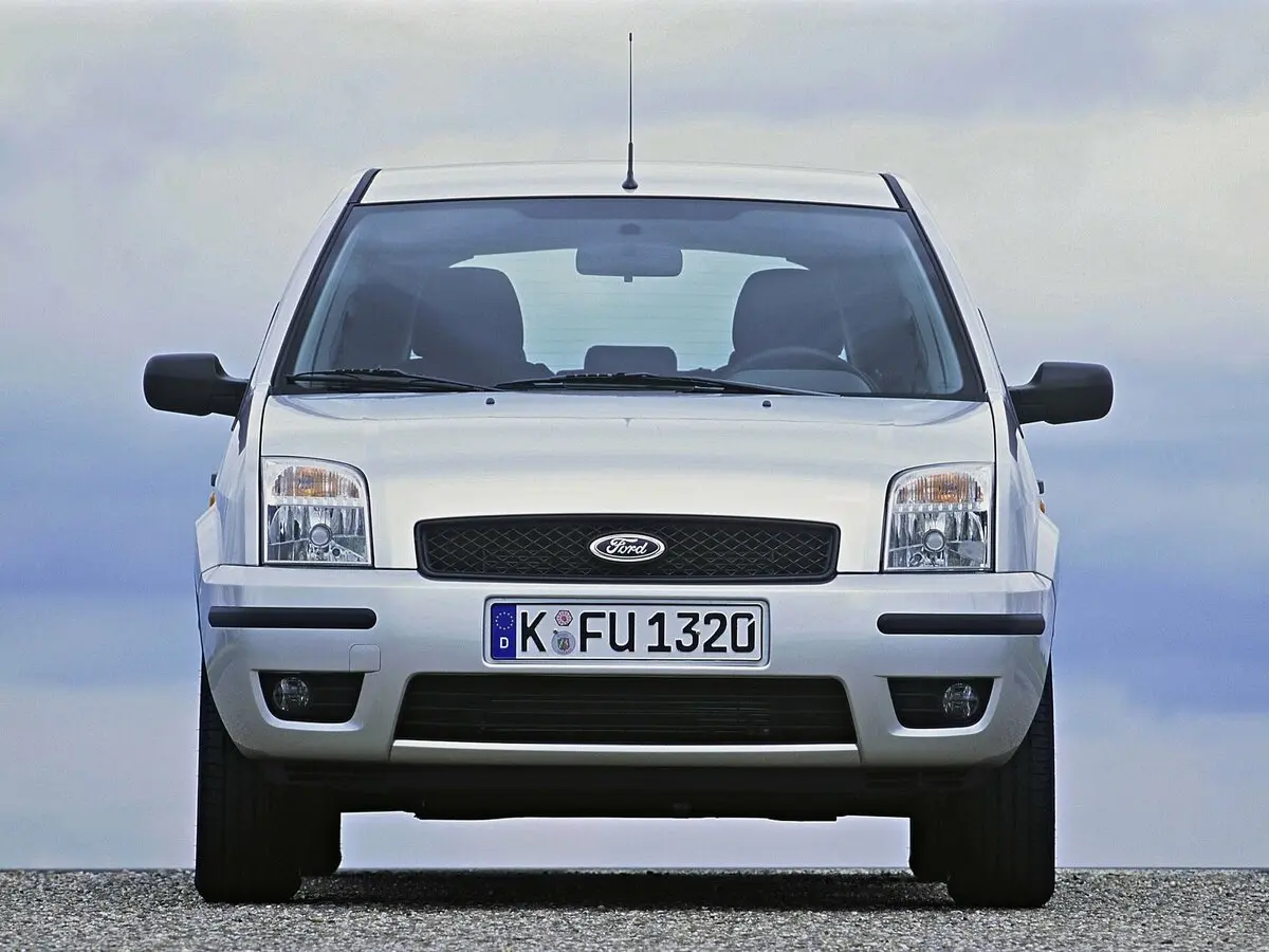 Ford Fusion I Хэтчбек 5 дв. — photo 3