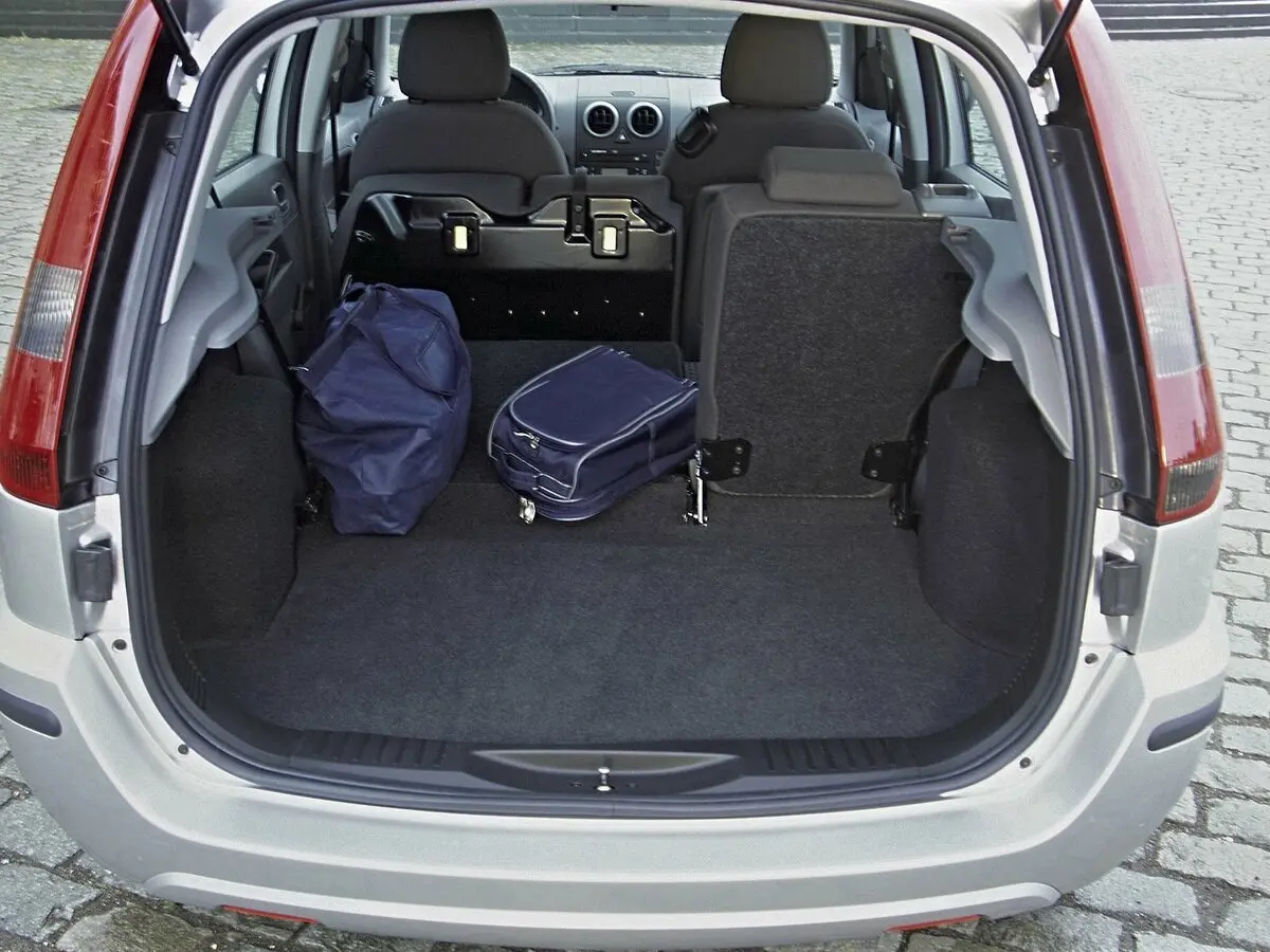 Ford Fusion I Хэтчбек 5 дв. — photo 8