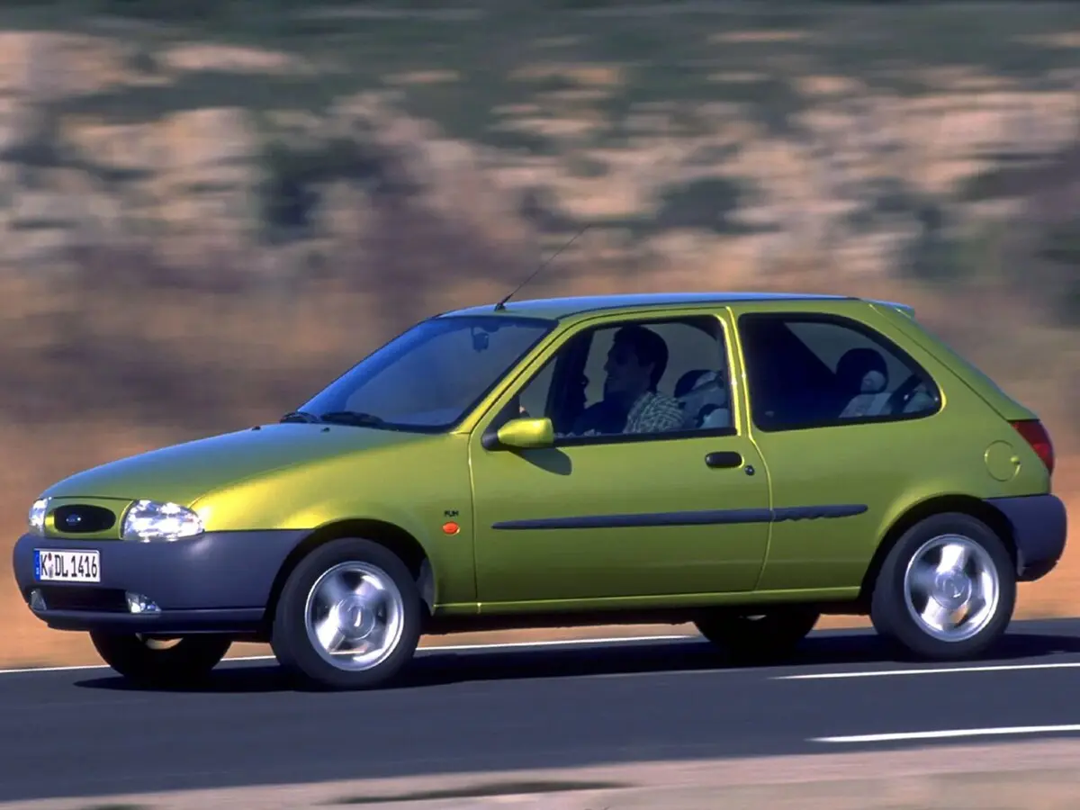 Ford Fiesta Mk4 Хэтчбек 3 дв. — photo 2