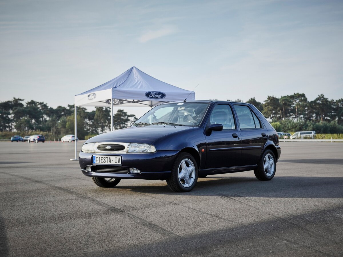 Ford Fiesta Mk4 Хэтчбек 5 дв.