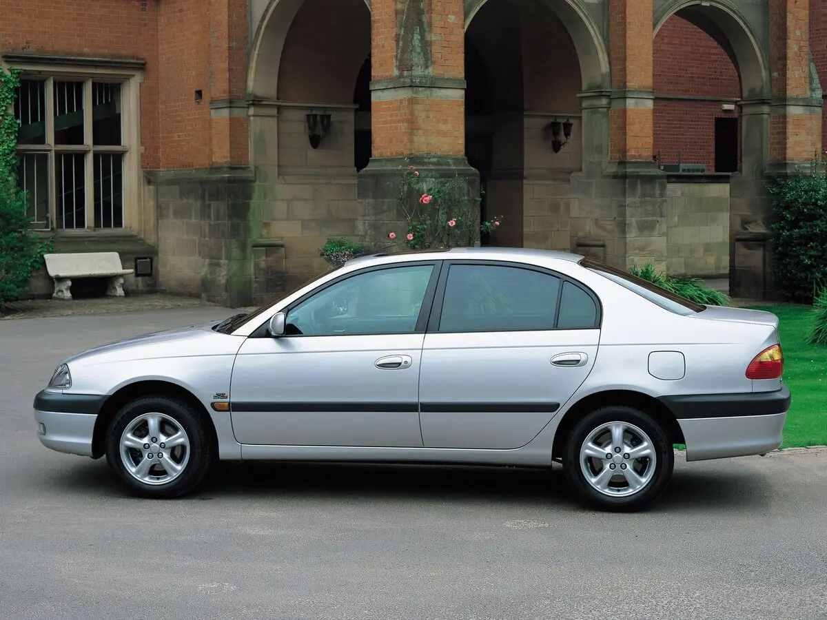 Toyota Avensis I Рестайлинг Седан — сүрөт 2