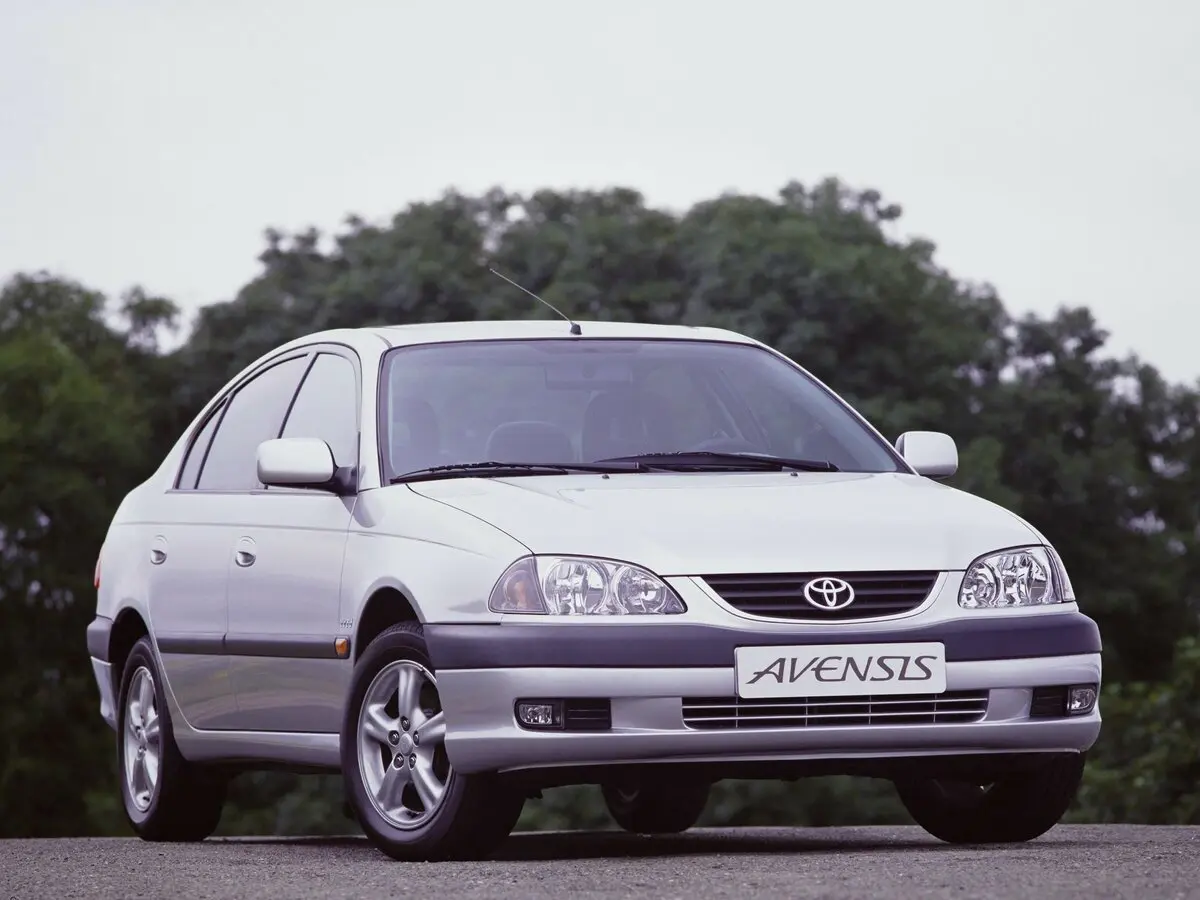 Toyota Avensis I Рестайлинг Седан — сүрөт 3