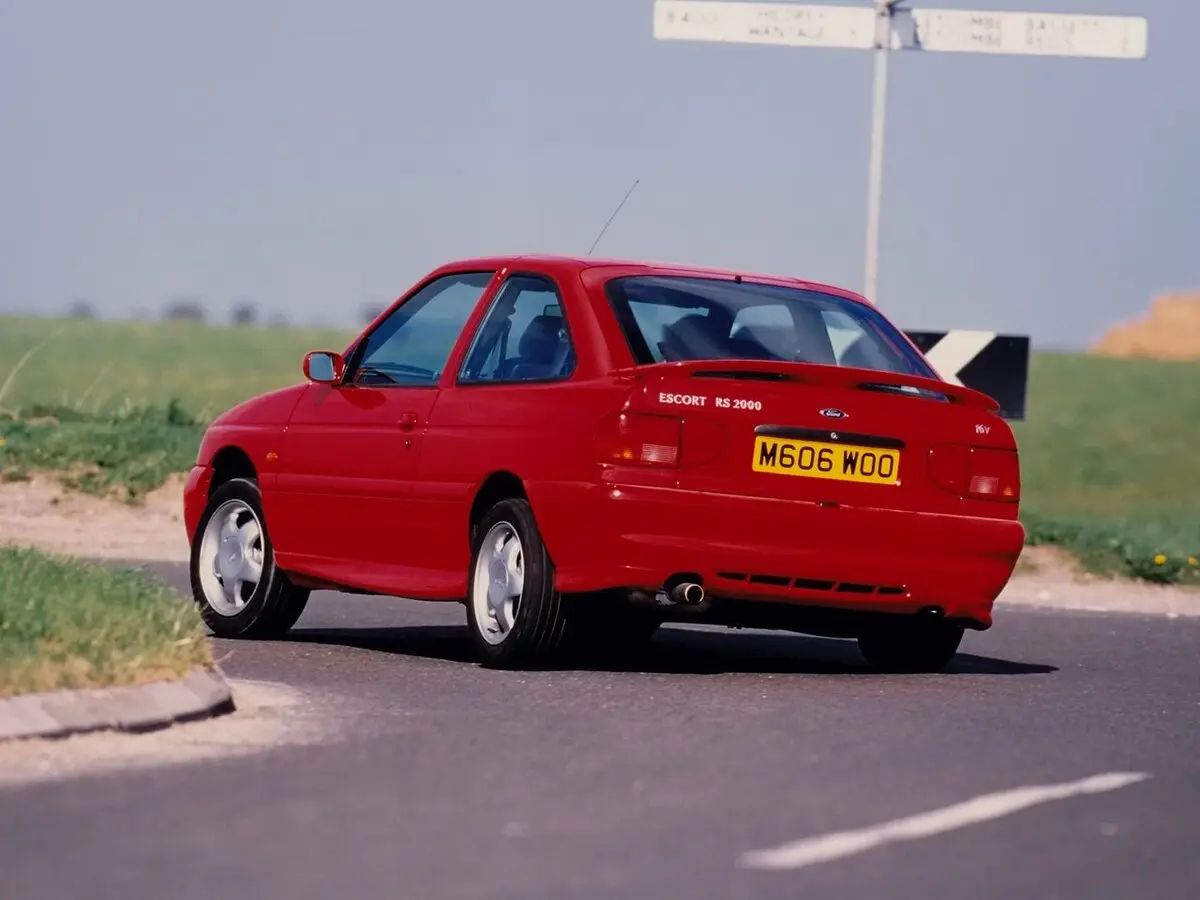 Ford Escort V Рестайлинг 2 Хэтчбек 3 дв. — сүрөт 3