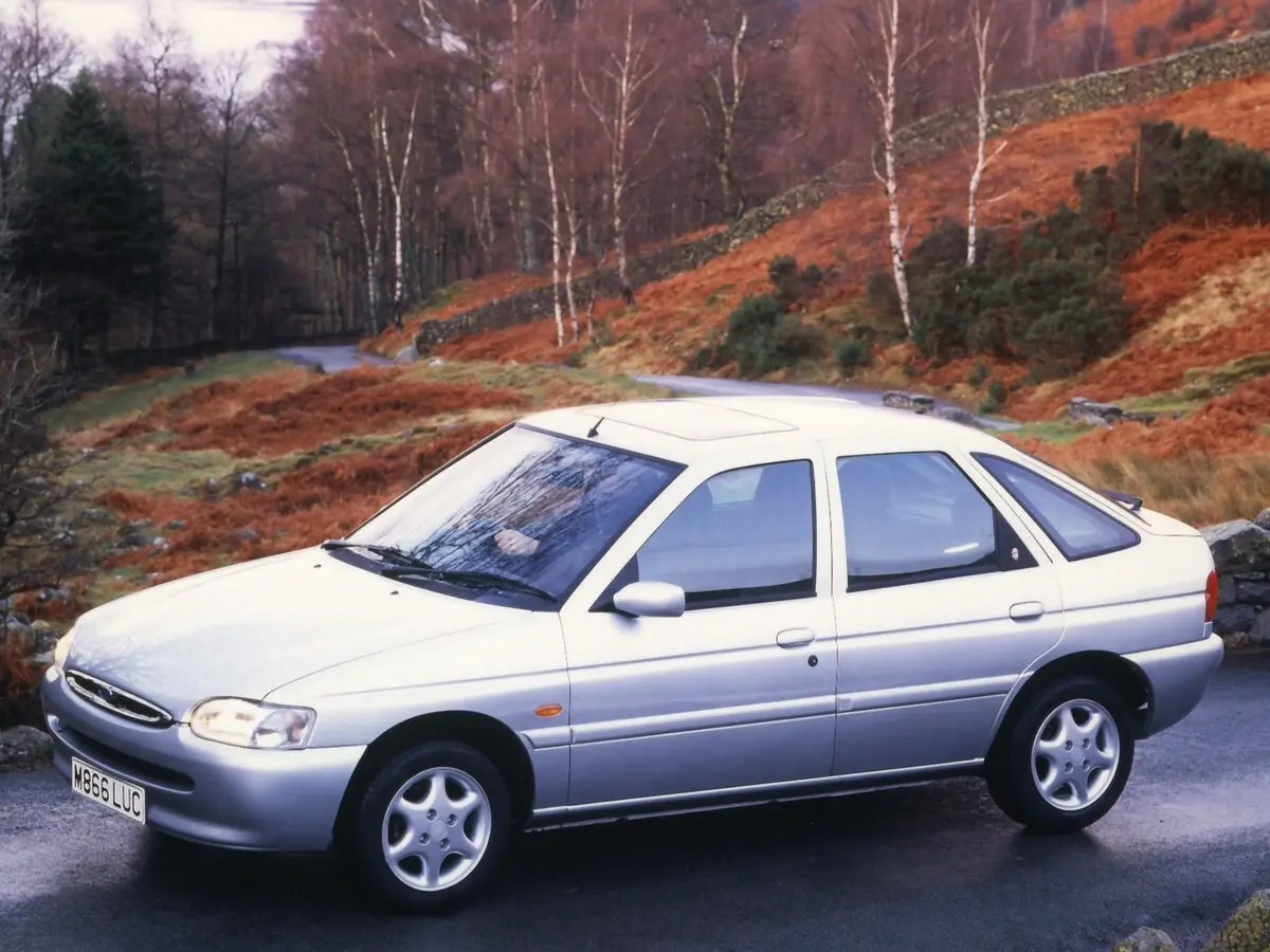 Ford Escort V Рестайлинг 2 Хэтчбек 5 дв. — сүрөт 2