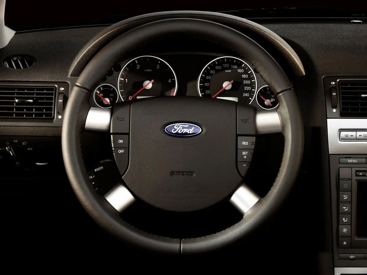 Ford Mondeo III Рестайлинг Седан — фото 6