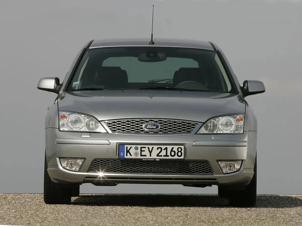 Ford Mondeo III Рестайлинг Лифтбек — фото 3