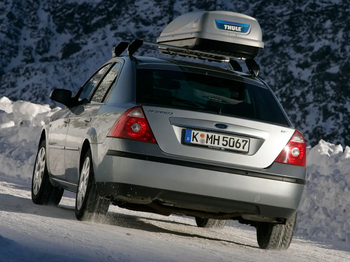 Ford Mondeo III Рестайлинг Лифтбек — фото 4