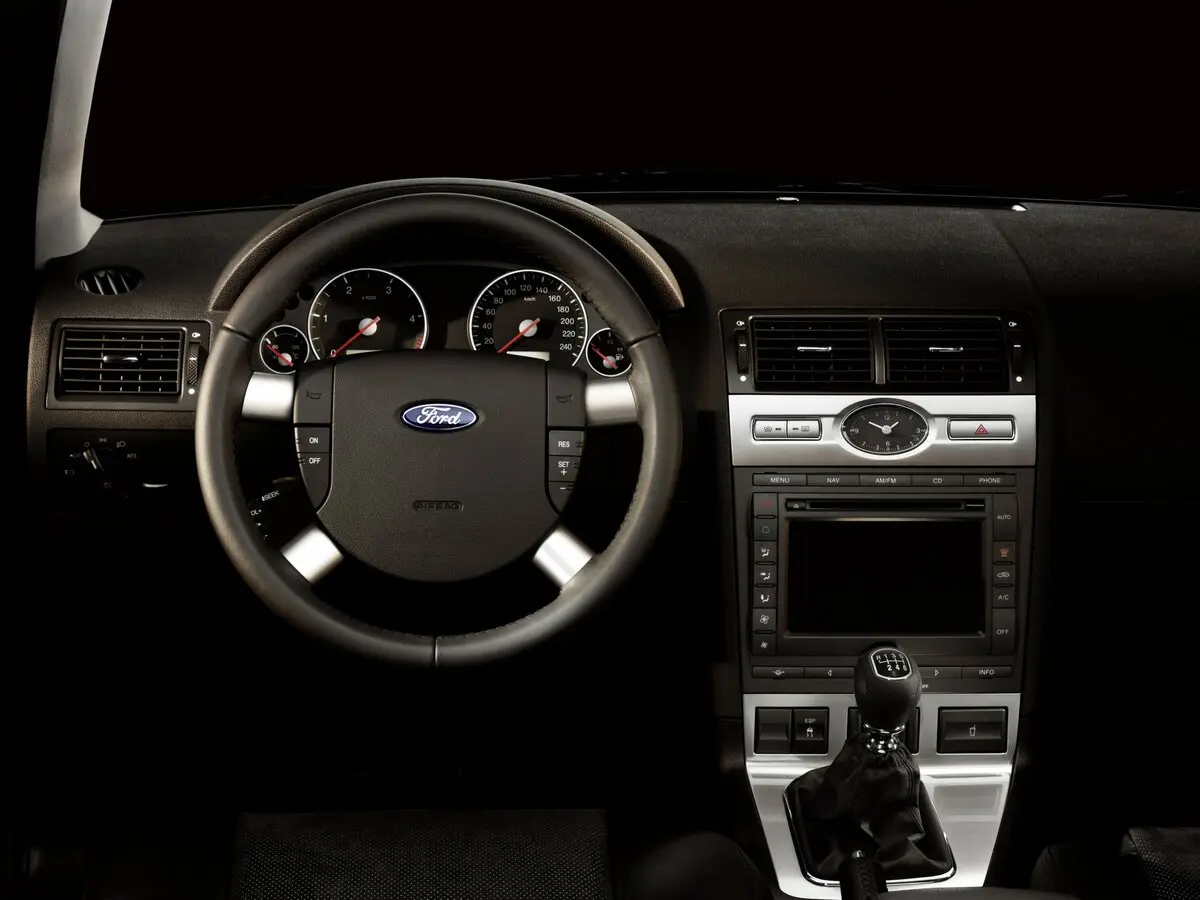 Ford Mondeo III Рестайлинг Лифтбек — фото 6