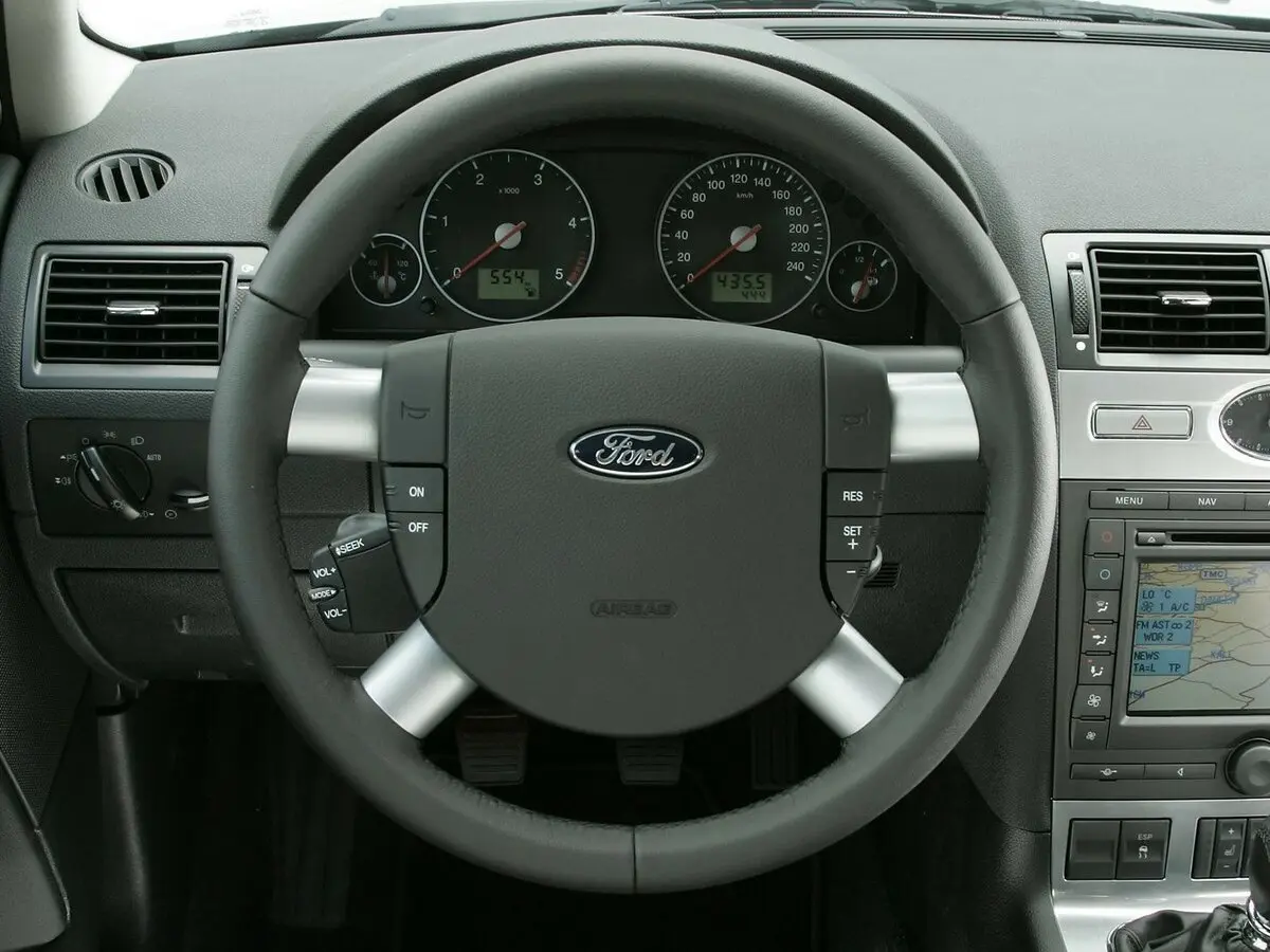 Ford Mondeo III Рестайлинг Универсал 5 дв. — фото 6
