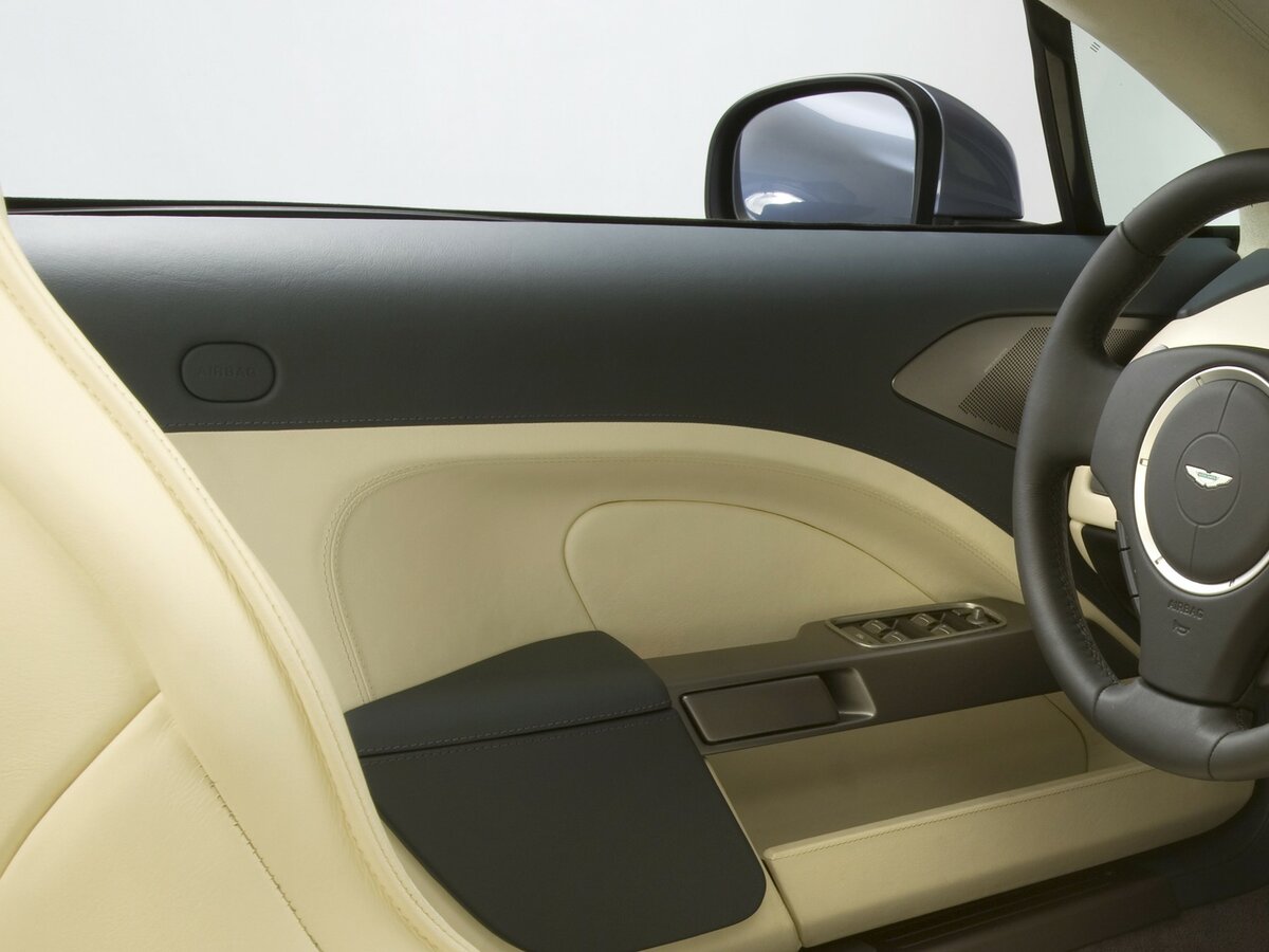 Aston Martin Rapide I Лифтбек — фото 11