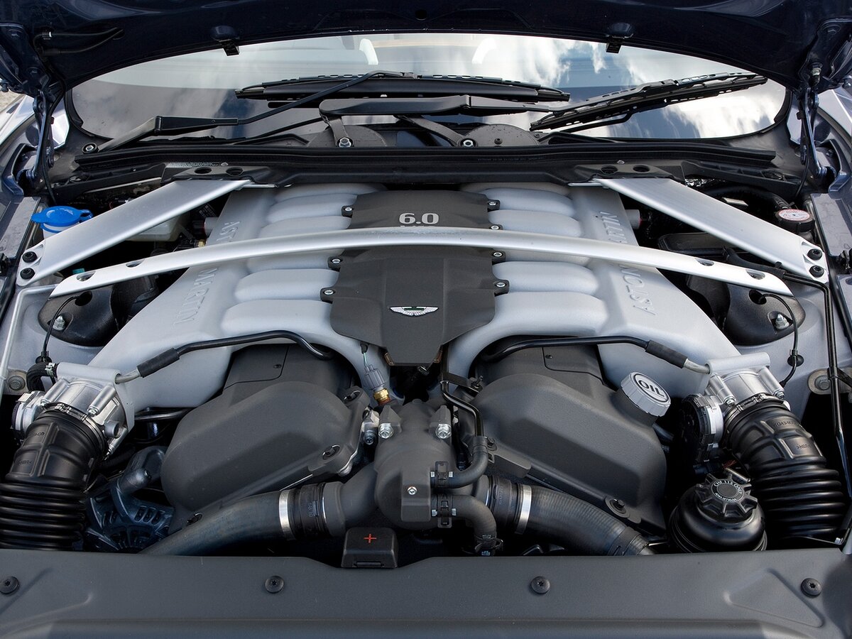 Aston Martin Rapide I Лифтбек — фото 18