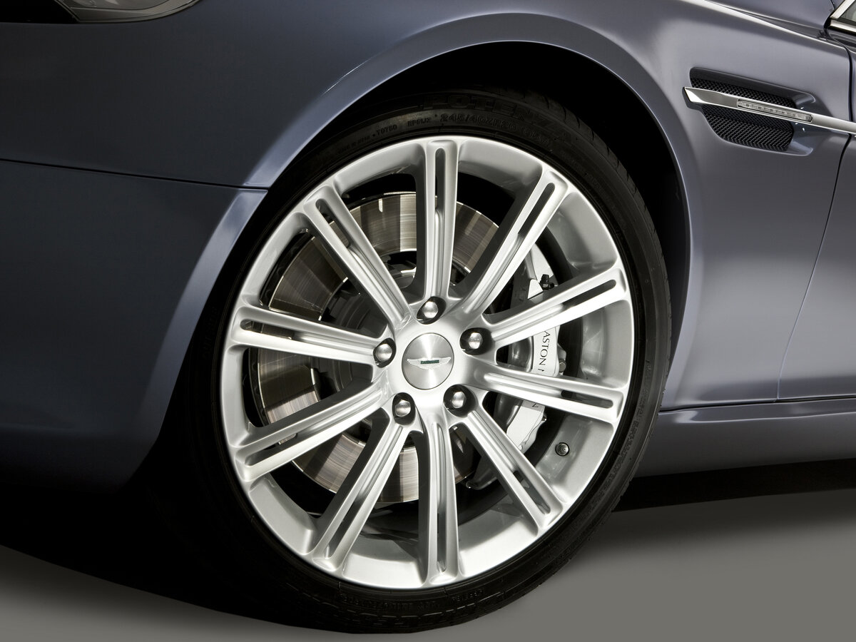Aston Martin Rapide I Лифтбек — фото 19