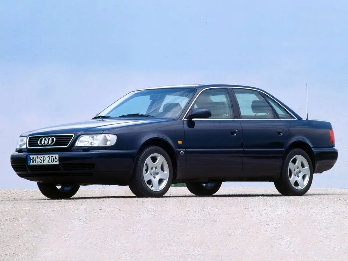 Audi A6 I (C4) Седан