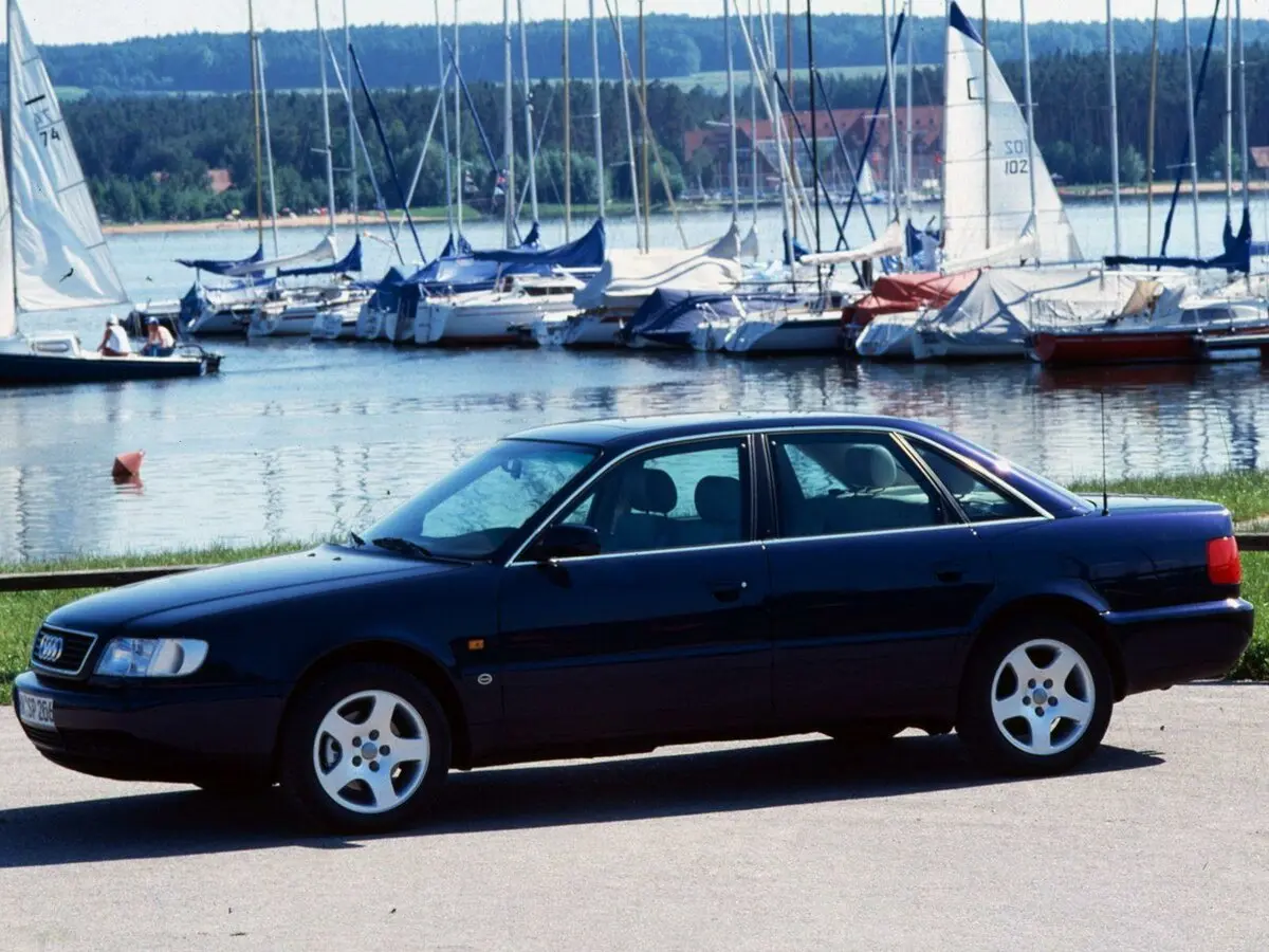 Audi A6 I (C4) Седан — 照片 3