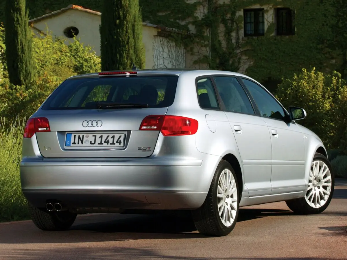Audi A3 II (8P) Рестайлинг 1 Хэтчбек 5 дв. Sportback — photo 3