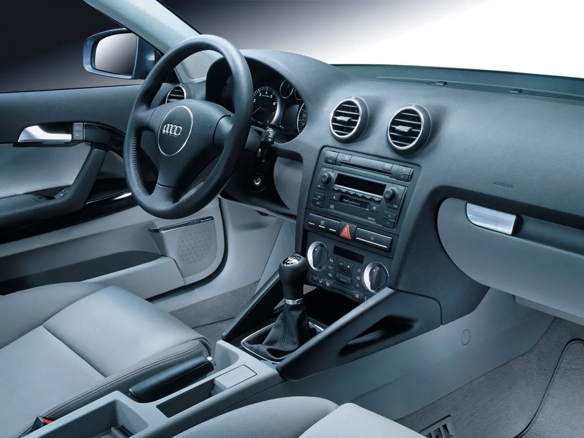 Audi A3 II (8P) Рестайлинг 1 Хэтчбек 5 дв. Sportback — photo 5