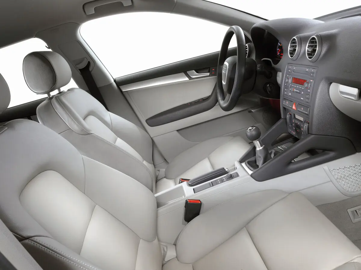 Audi A3 II (8P) Рестайлинг 1 Хэтчбек 5 дв. Sportback — photo 6