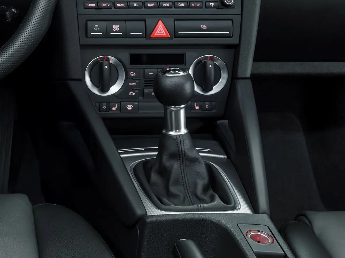 Audi A3 II (8P) Рестайлинг 1 Хэтчбек 5 дв. Sportback — photo 9