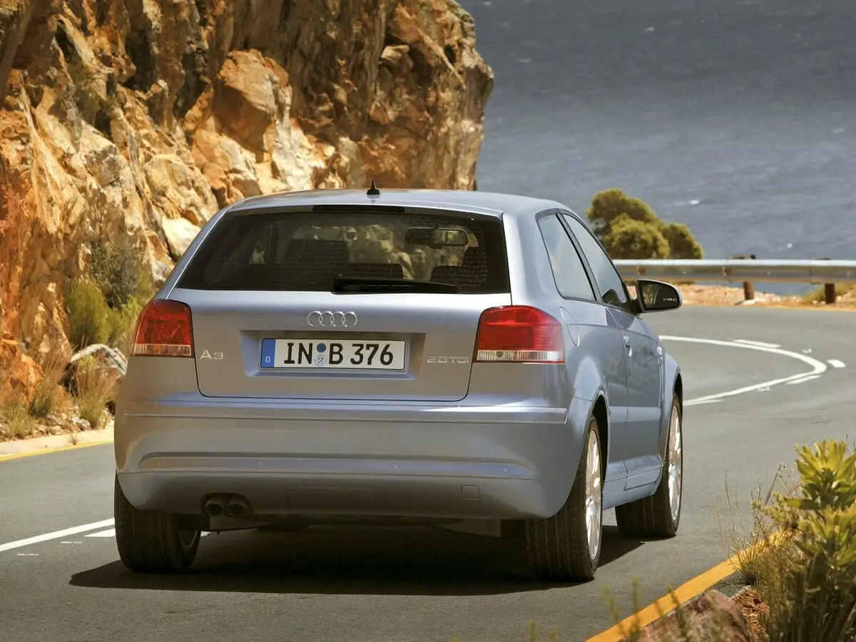 Audi A3 II (8P) Рестайлинг 1 Хэтчбек 3 дв. — сүрөт 4