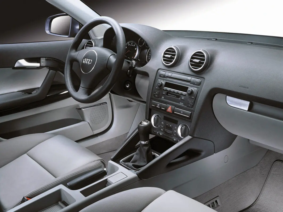 Audi A3 II (8P) Рестайлинг 1 Хэтчбек 3 дв. — сүрөт 7